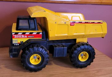 Tonka Steel Classics Mighty Dump Truck
