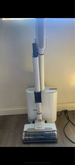 Shark Cordless Vacuum – Works Good, Broken Clip. Make a offer