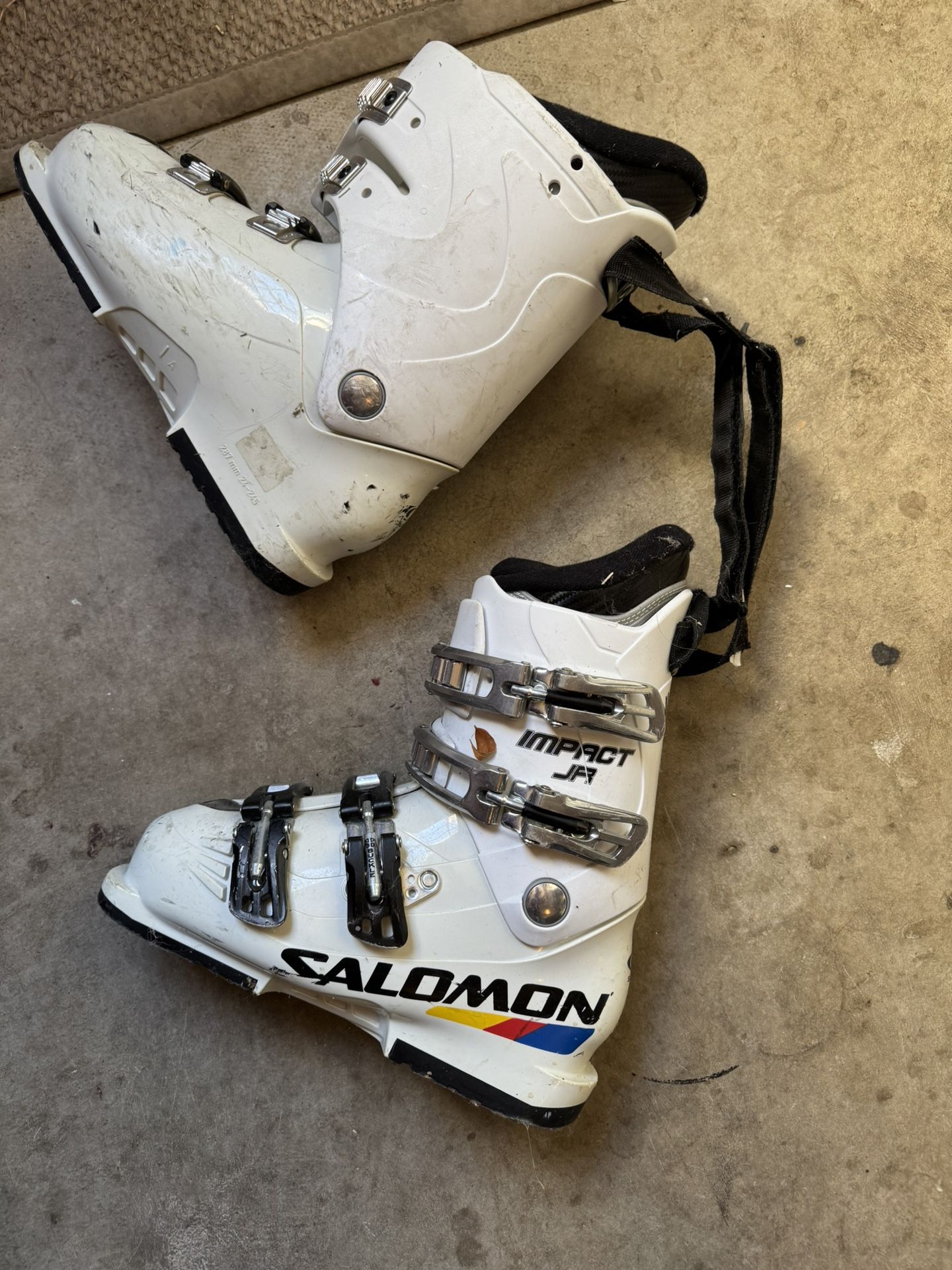 Salomon Junior Ski Boots (Size 24)