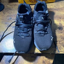 Puma Shoes Size 7.5