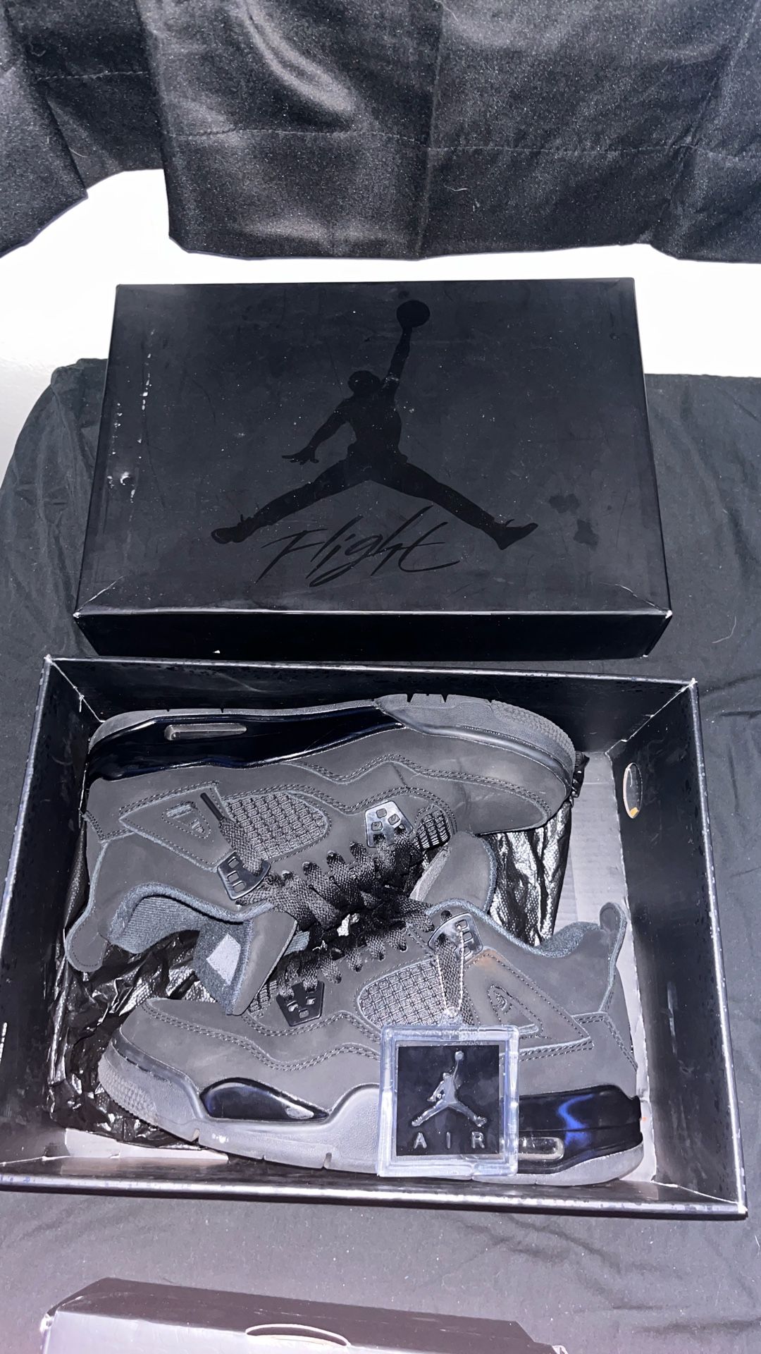 Black Cats Size 6/kobes Size 6/5 / Newbalance Size 7/cool Gray Size 6/5