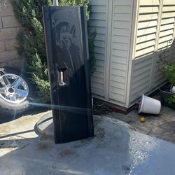 Mazda B2200 Tailgate