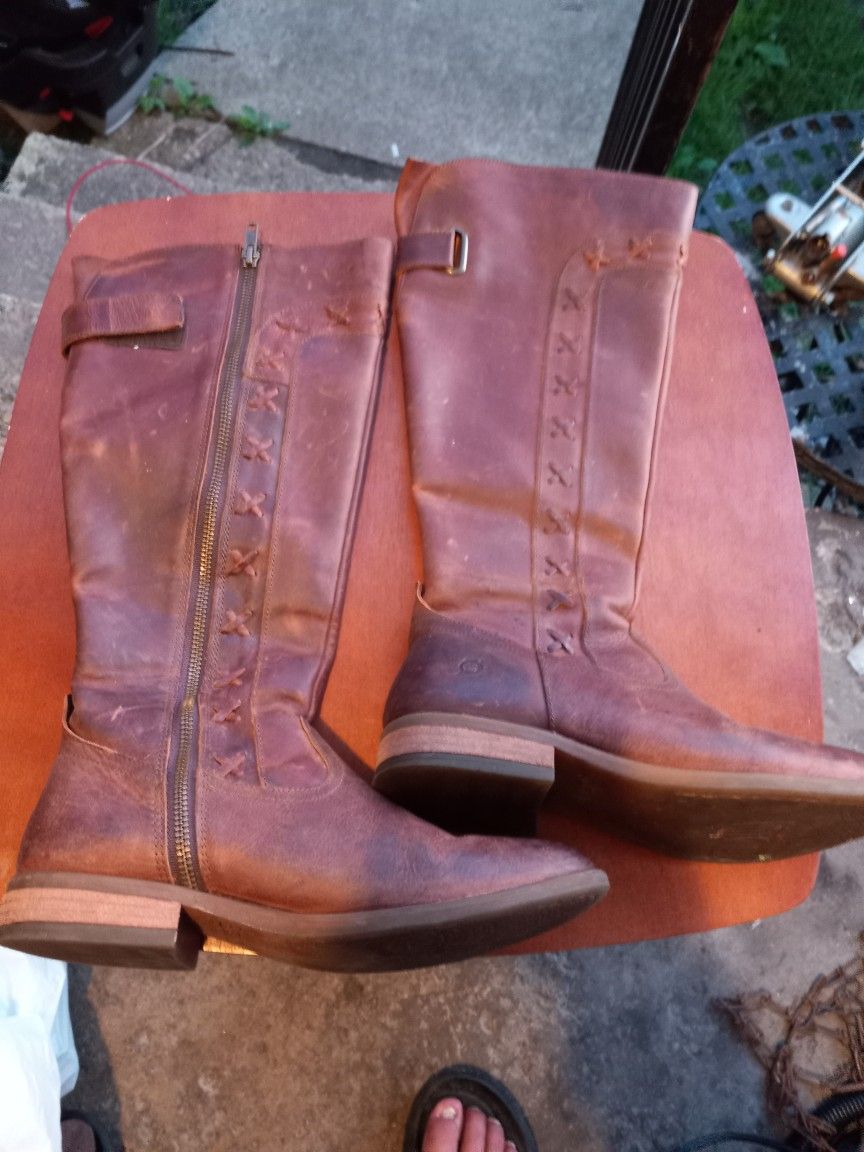 Born Boots Size 6