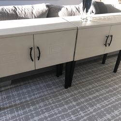 2 End tables