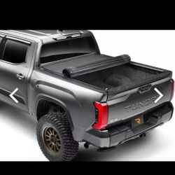 BAK Revolver 4Xts Tonneau Cover 