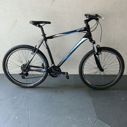 BICYCLE GIANT 21 SPEED SIZE 26 BRAND NEW 