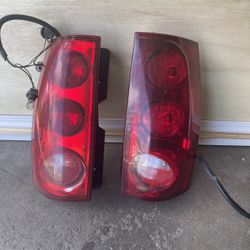 07-14 GMC Tail Lights 