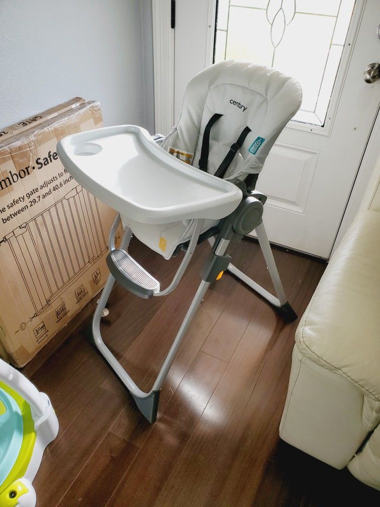 NEW!!! Century Snack On Folding High Chair, Baby Highchair 