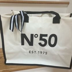 Canvas Tote Bag . Stylish Great For Weekend Get Away Or For Everyday Wear 