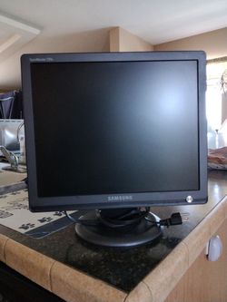 PC 17" Flat screen/Old School Hook Ups