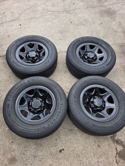 265/60/17" Thaoe wheels and tires