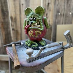 Rat Fink Mooneyes Statue 