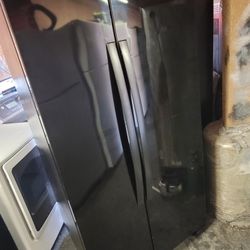 Whirlpool 36" Wide Black Side By Side Refrigerator 