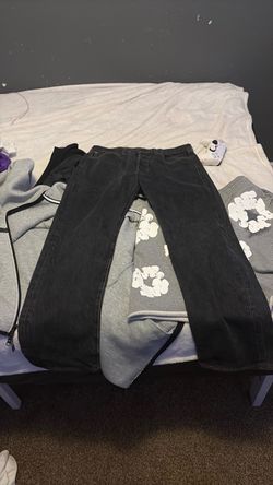 Levi jeans size 33 32