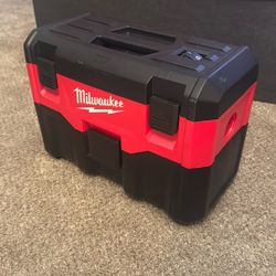 Milwaukee M18 Vacuum 