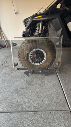 Polaris lock and ride front windshield