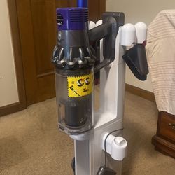 Dyson V10 Vacuum 