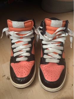Nike Dunk High "Bright Peach"
