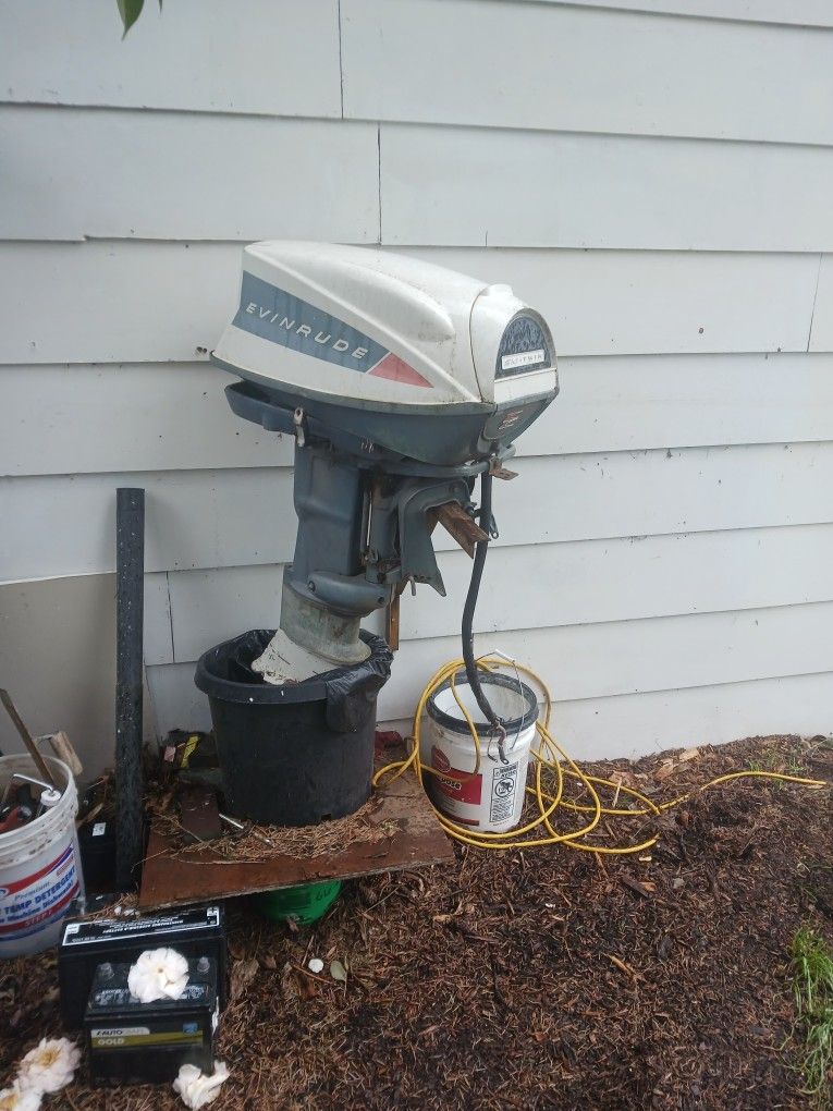 33 Hp Evinrude Outboard Motor