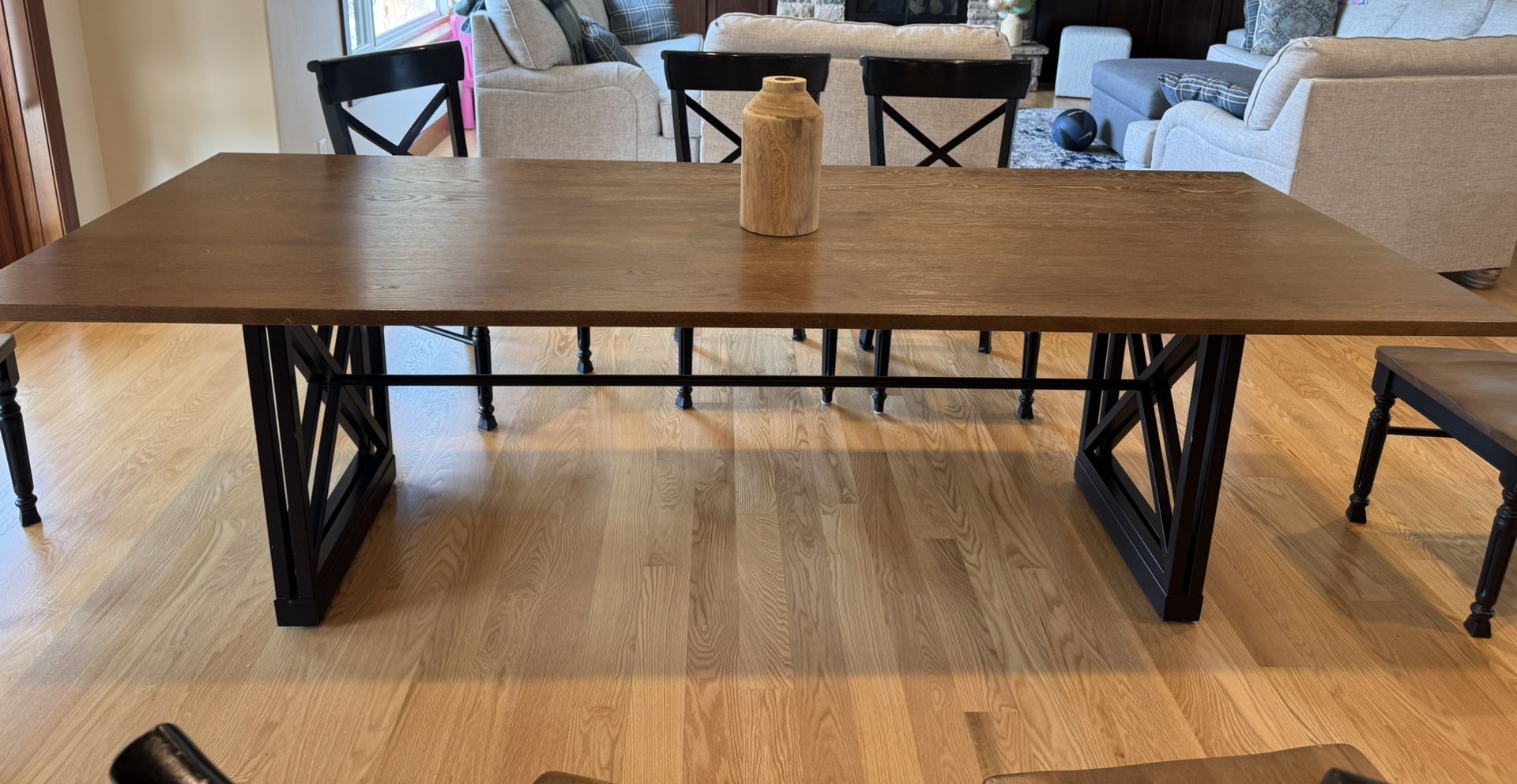 Bassett 60 X 120 Dining Table Plus 8 Chairs