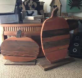 Solid wood pallet home made pumpkins