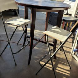 Bar Top Table and Chairs 