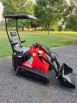 New 2026 Mini skid steer sit on top loader