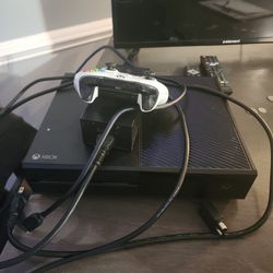 XBOX ONE Bundle [FREE GUITAR CONTROLLERS]