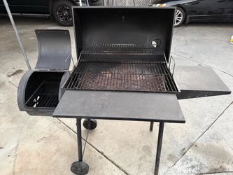 Asador de carbón