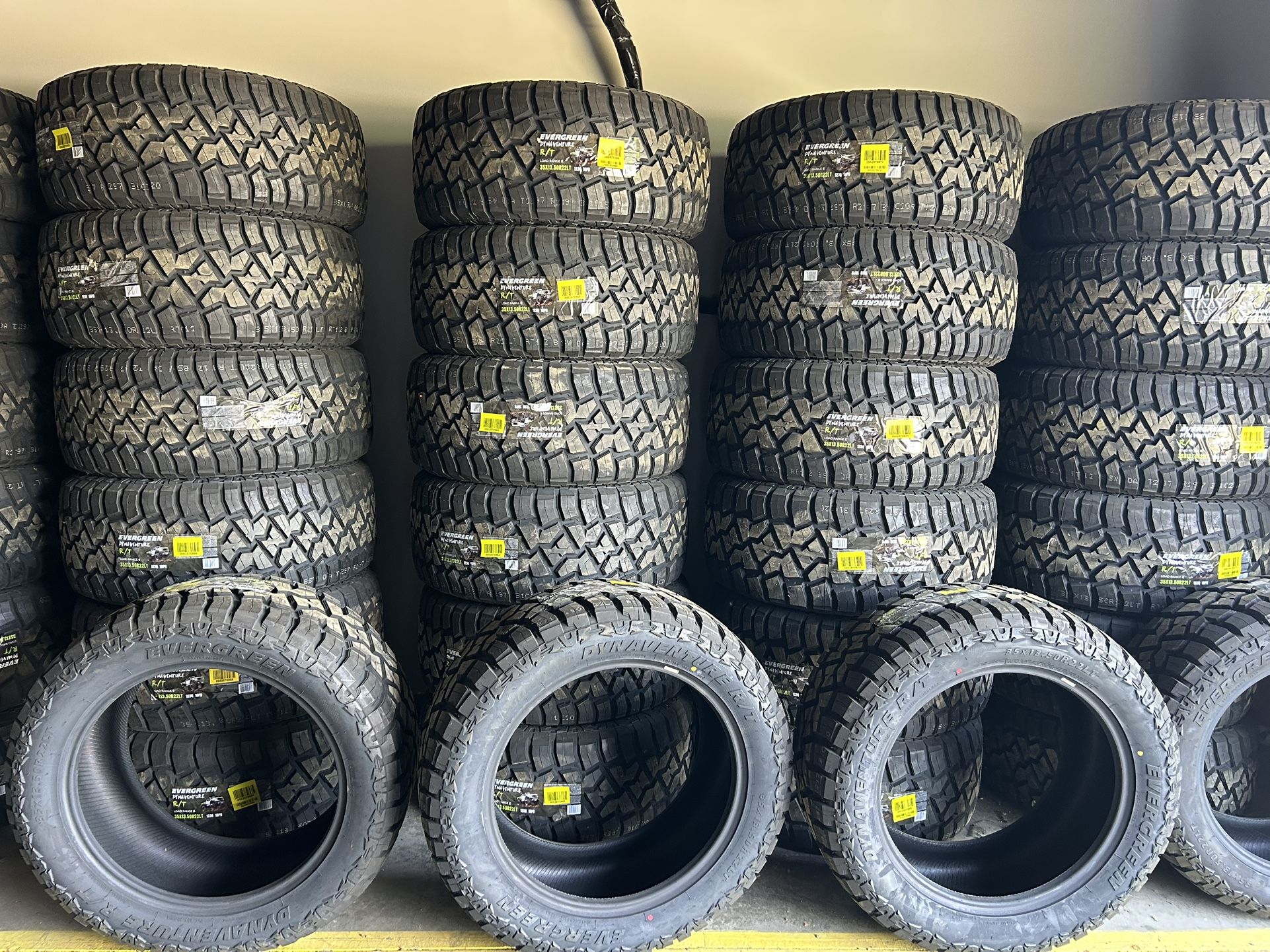 35X13.50R22 LT R/T