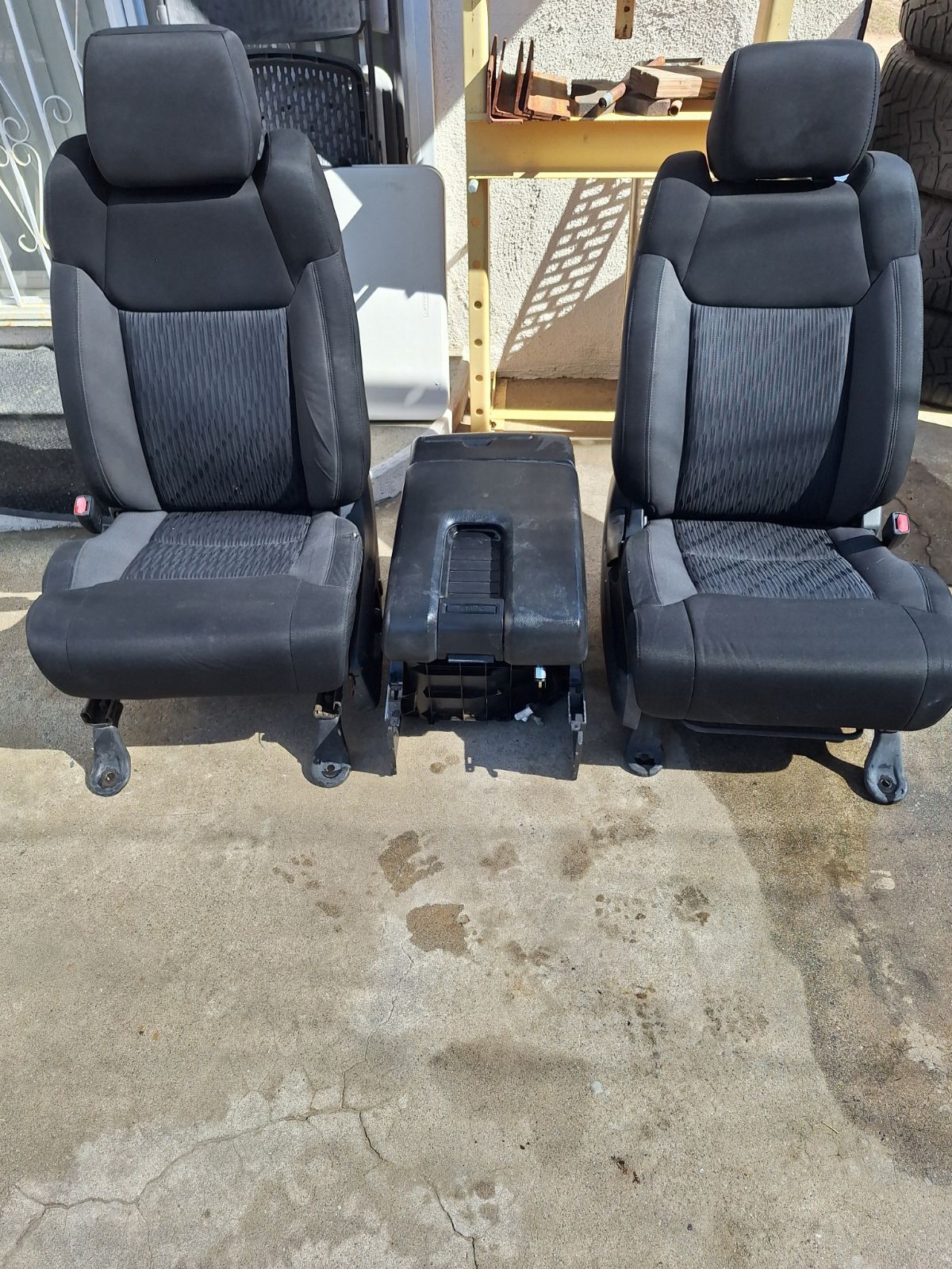 2014+ Tundra Front And Rear Seats