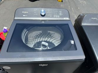 Whirlpool washer and dryer set