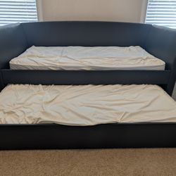 Daybed With Trundle 