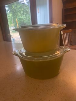 Vintage Pyrex Mixing Netsting Bowl Set (2) with lids