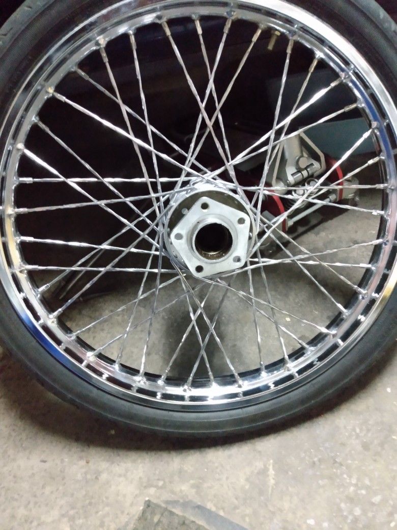 21" Dual Disc with twisted spokes and stainless steel nipples