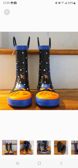 Rainboots! 