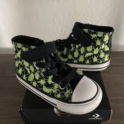 Kid Converse shoes 