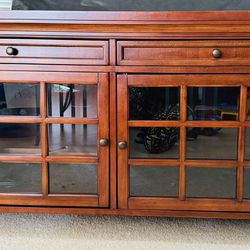 Beautiful Solid Wood TV Stereo Cabinet 