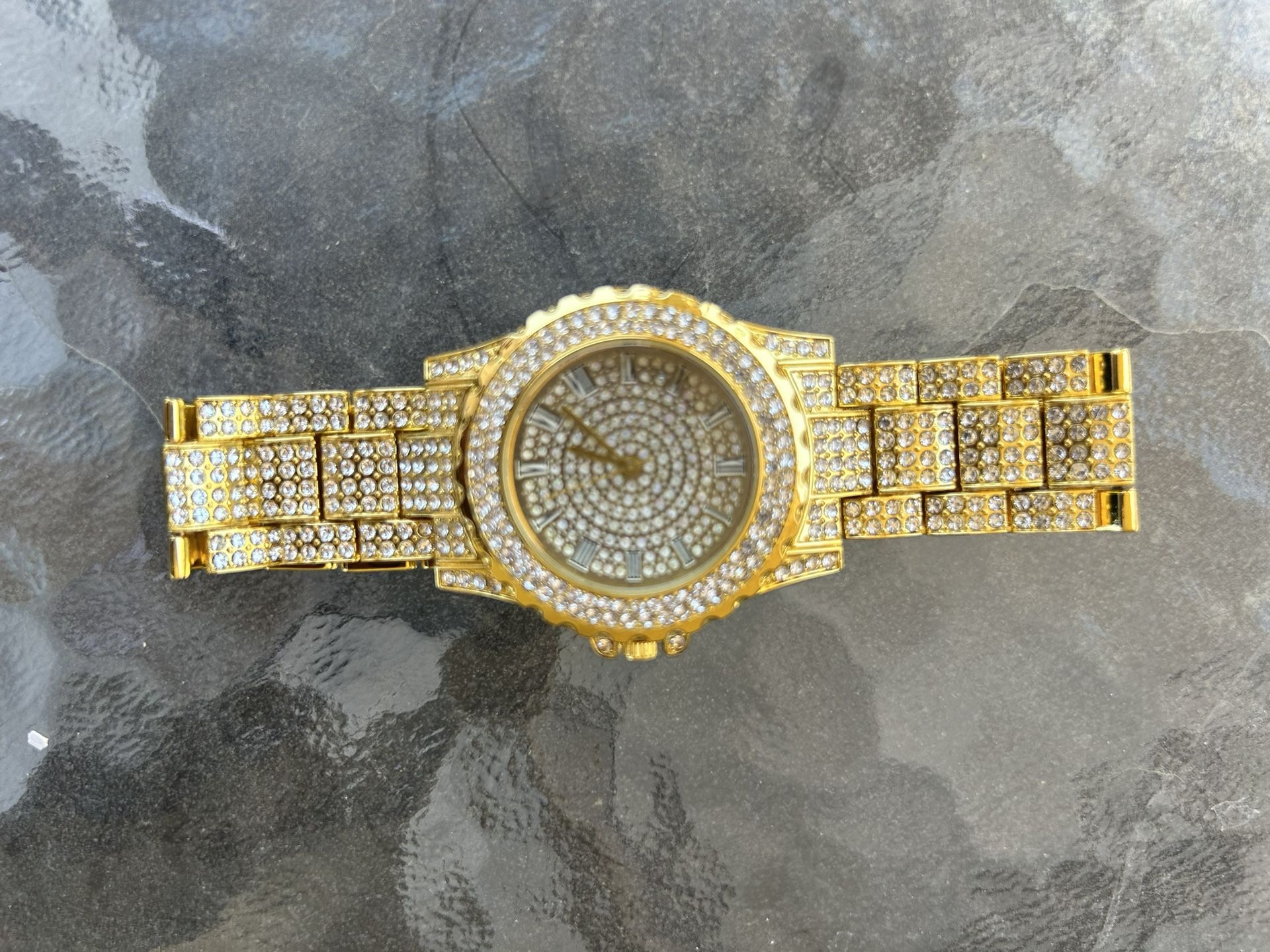 Fashionable Watch