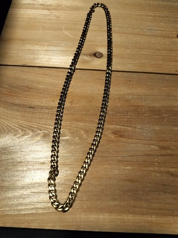 Beautiful Fine Clarity Gold Necklace