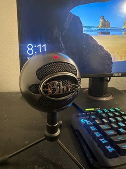 Blue microphone snowball ice