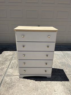 5 drawer white dresser
