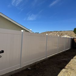  Vinyl Fence 