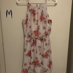 Women’s Dresses (and Romper) All New Or Like New , Sizes On Pictures 