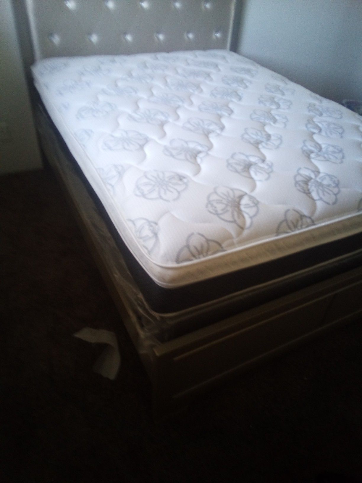 NuevoNew$315 Queen Size Matress and bedframe