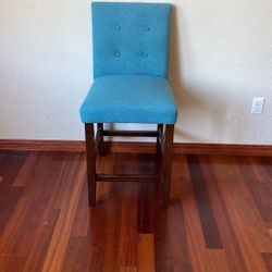 24 Inch Counter Height Barstool In Perfect Condition