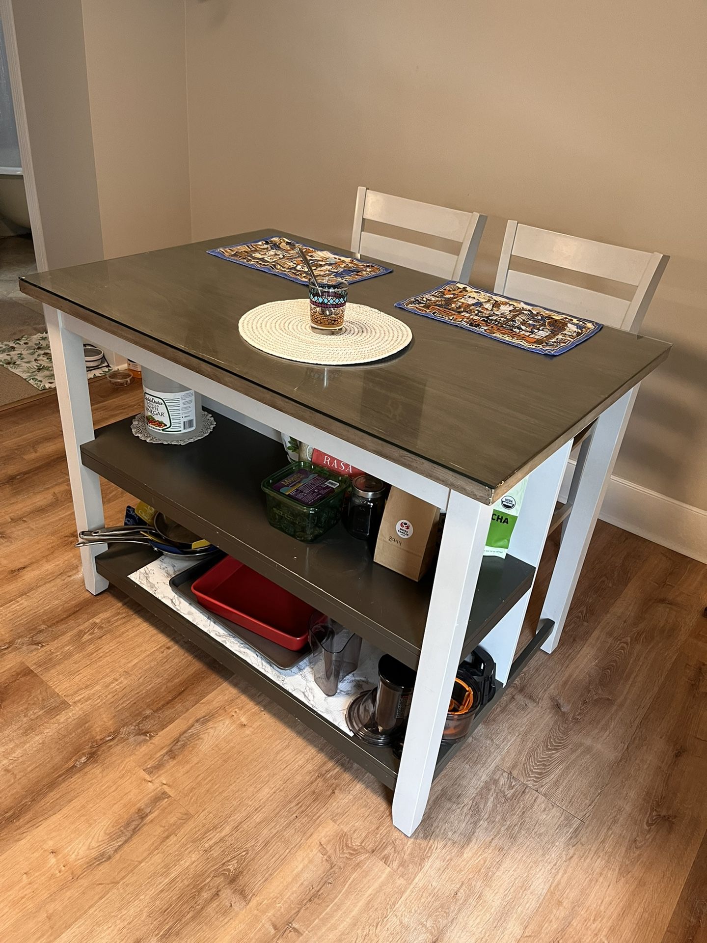 Kitchen Table / Storage