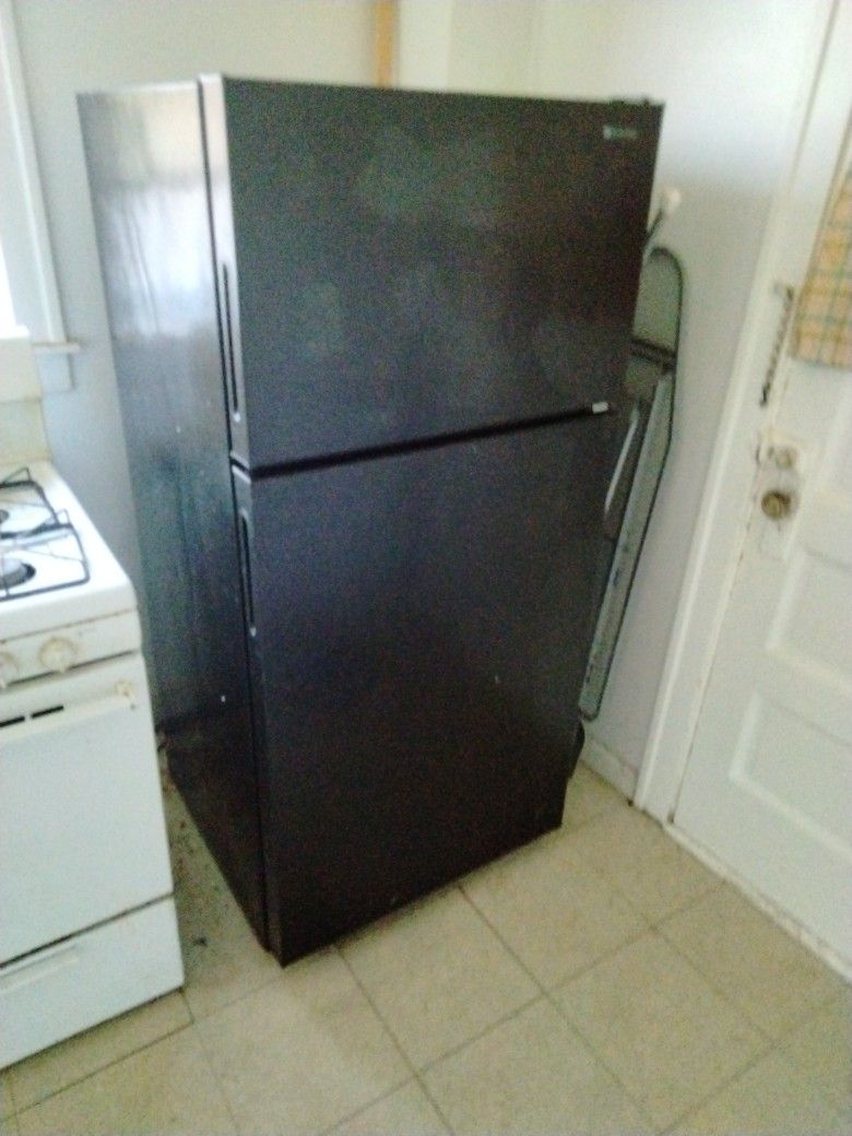 Free Stove And Refrigerator