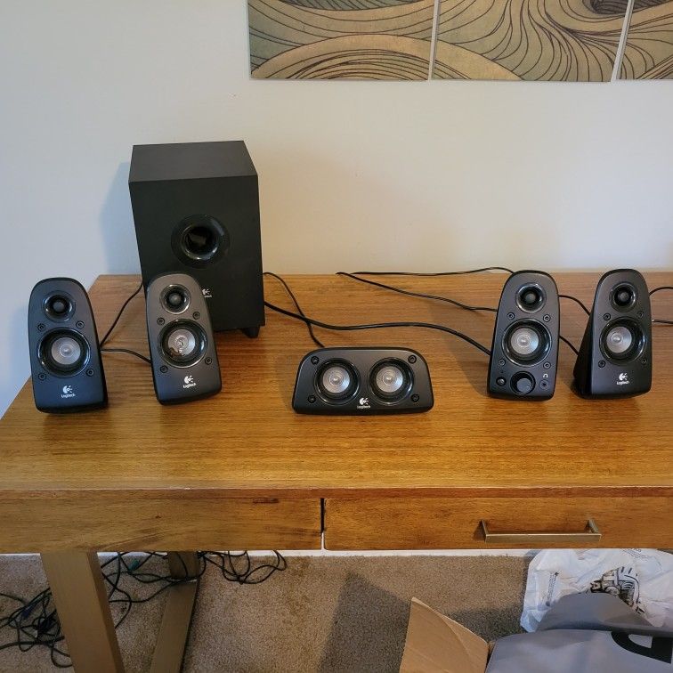 Logitech z506 5.1 Surround System Speakers