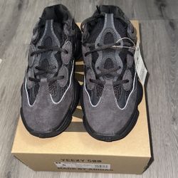 Yeezy 500 black hot sale size 6